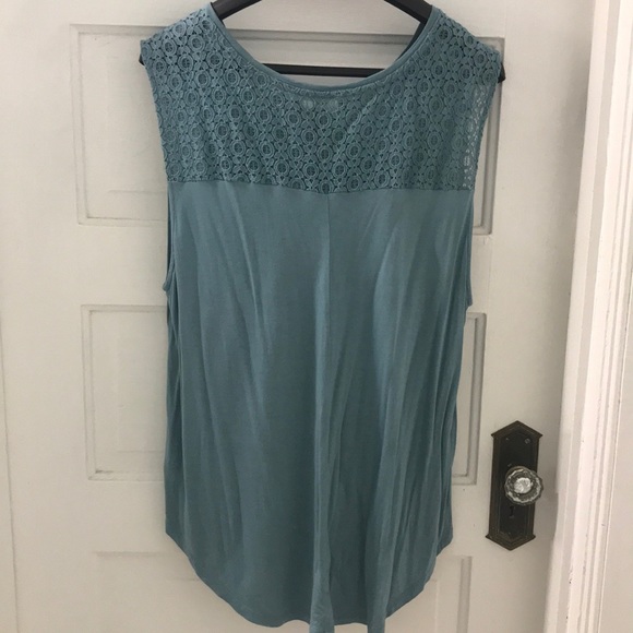 BEAUTIFUL BLUE TANK TOP - Picture 2 of 2